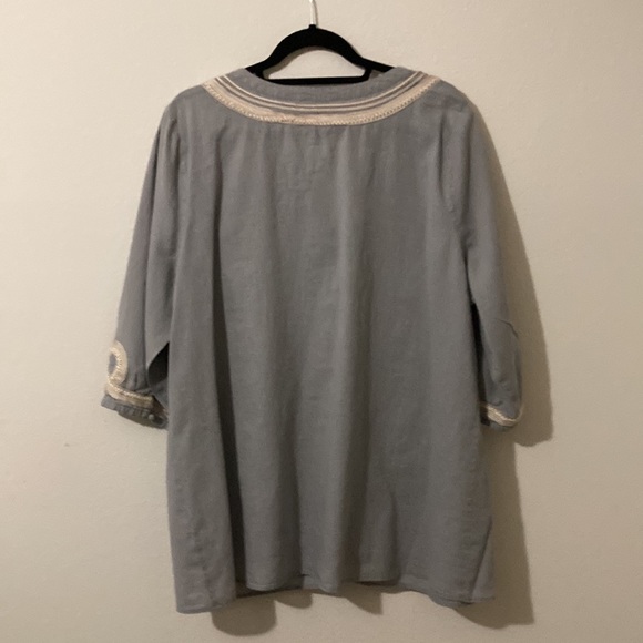 Avenue grey Embroidered button
down 3/4 sleeves blouse women's size 22/24 - Picture 7 of 12